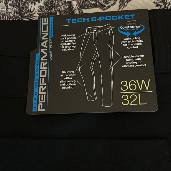 NWT Roundtree & York Performance Tech Flat Front pants. Men’s size 36x32. - Picture 6 of 8